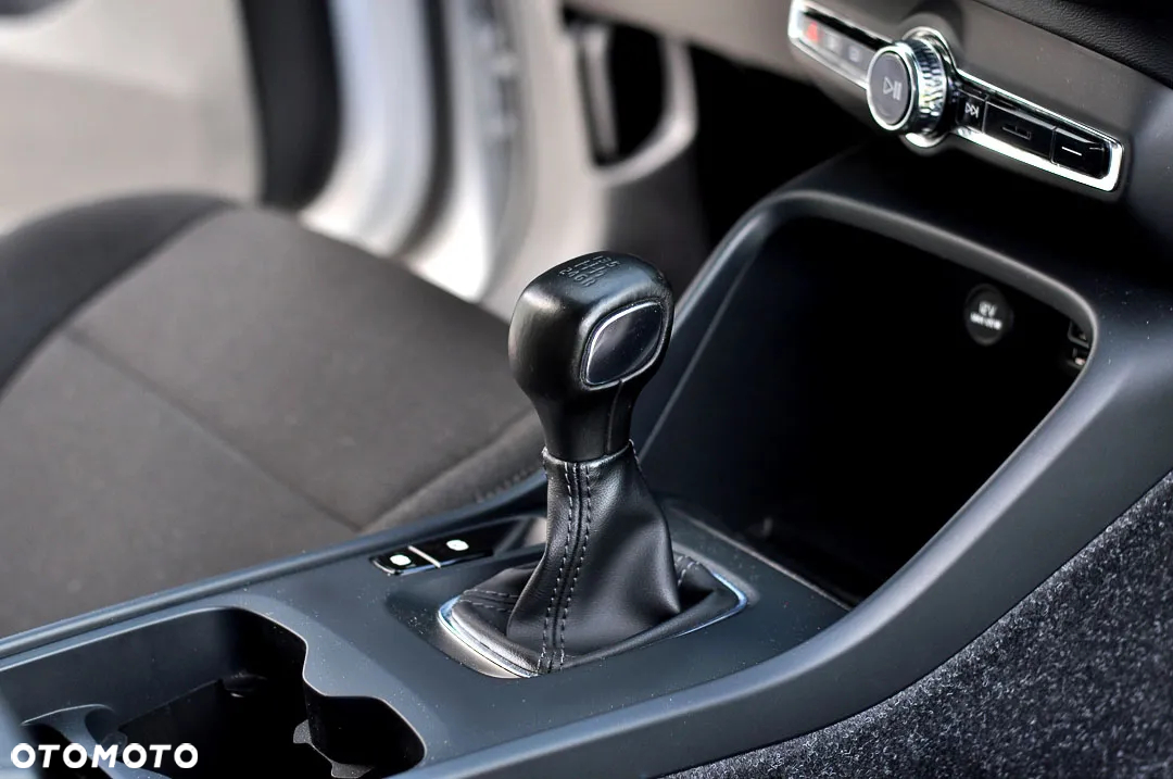 Volvo XC 40 T2 Momentum Pro - 20