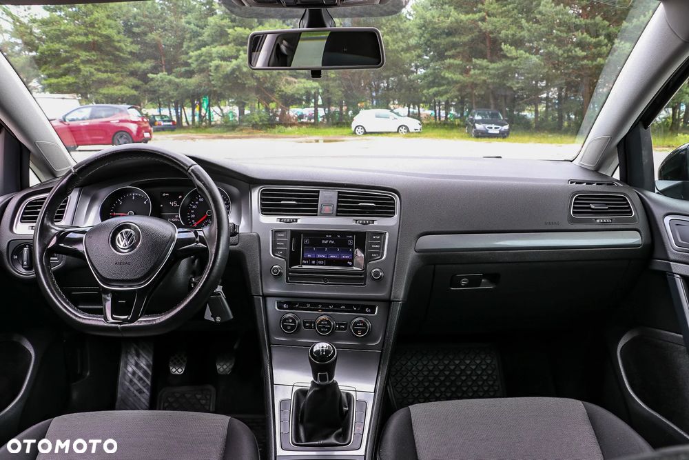 Volkswagen Golf 1.6 TDI DPF Highline - 33