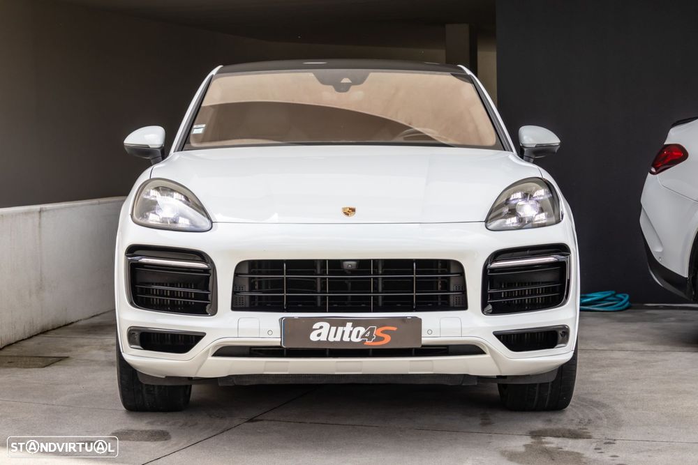 Porsche Cayenne Coupé E-Hybrid - 3