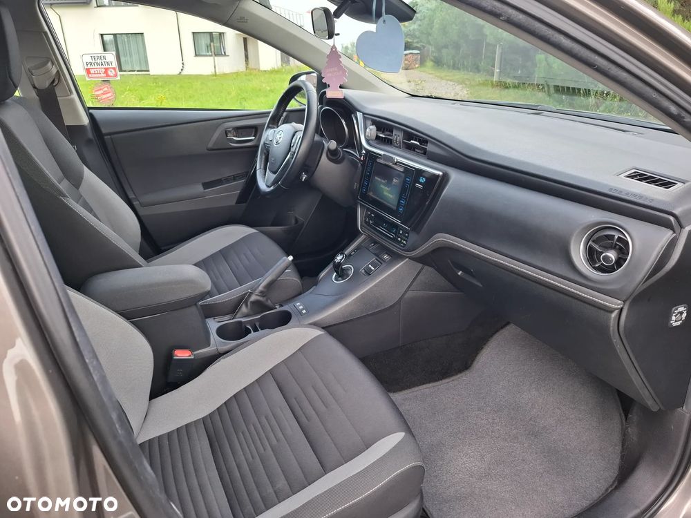 Toyota Auris - 15