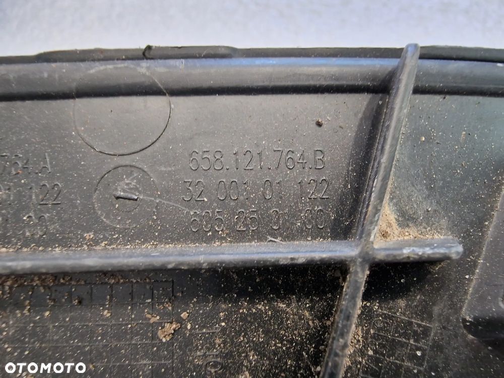SKODA KAMIQ 18- PRAWA KIEROWNICA POWIETRZA / WLOT , NR 658121764A / 658121764B , NR AUKCJI MS174 - 5