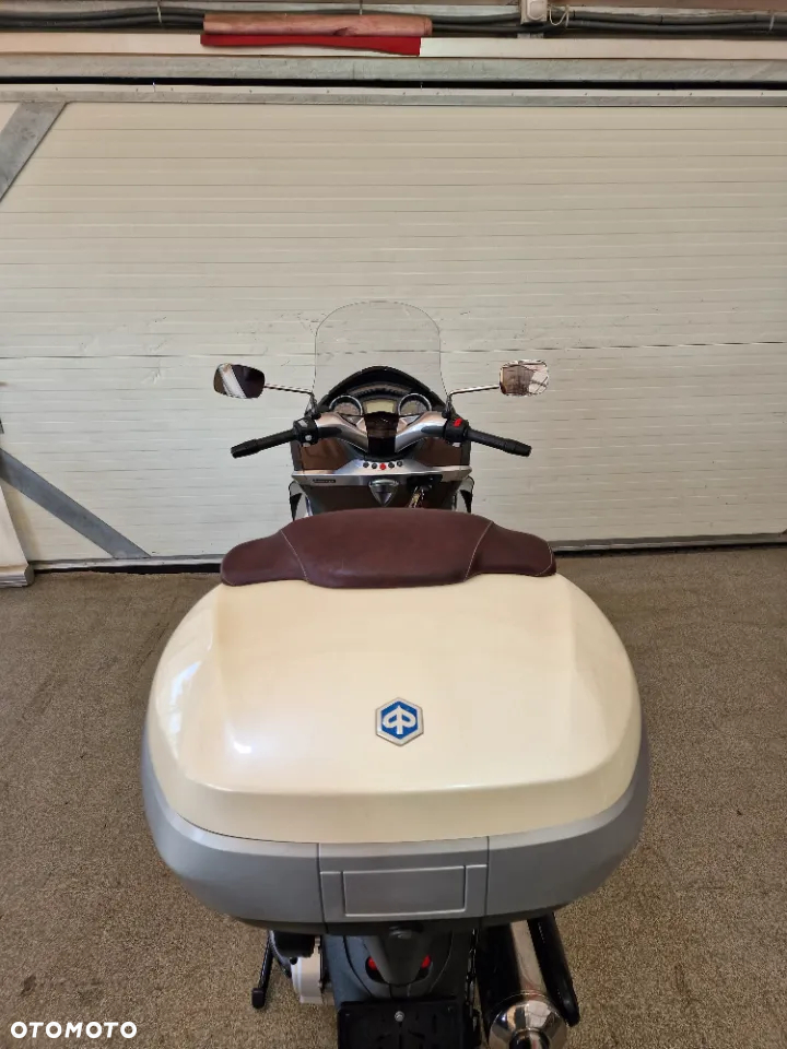 Piaggio X10 - 28