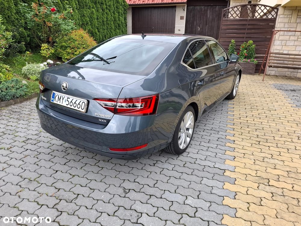Skoda Superb 2.0 TDI 4x4 L&K DSG - 5