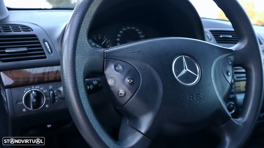 Mercedes-Benz E 200 CDI Auto Classic - 35