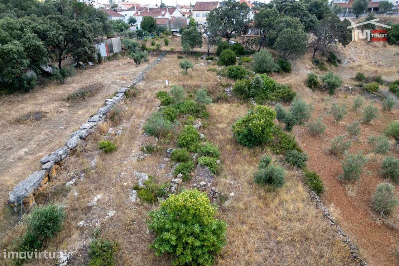 TERRENO COM 2170 m² EM LAGOA DO FURADOURO (OURÉM) - Grande imagem: 2/17