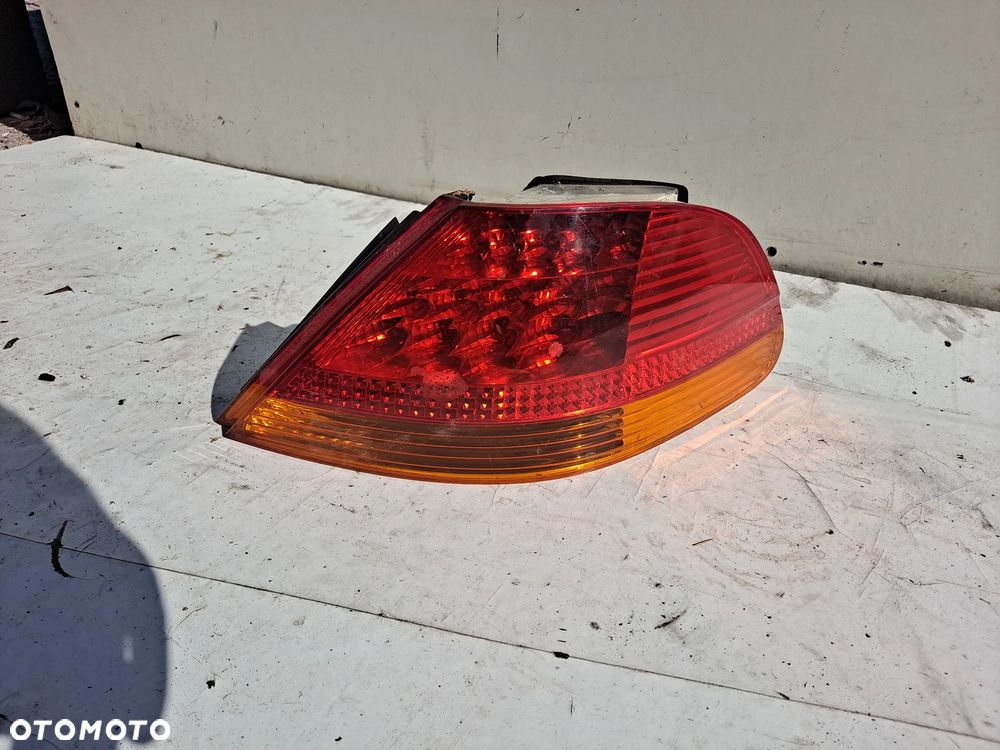 LAMPA PRAWA TYŁ TYLNA LED W BŁOTNIK EUROPA BMW E65 - 1