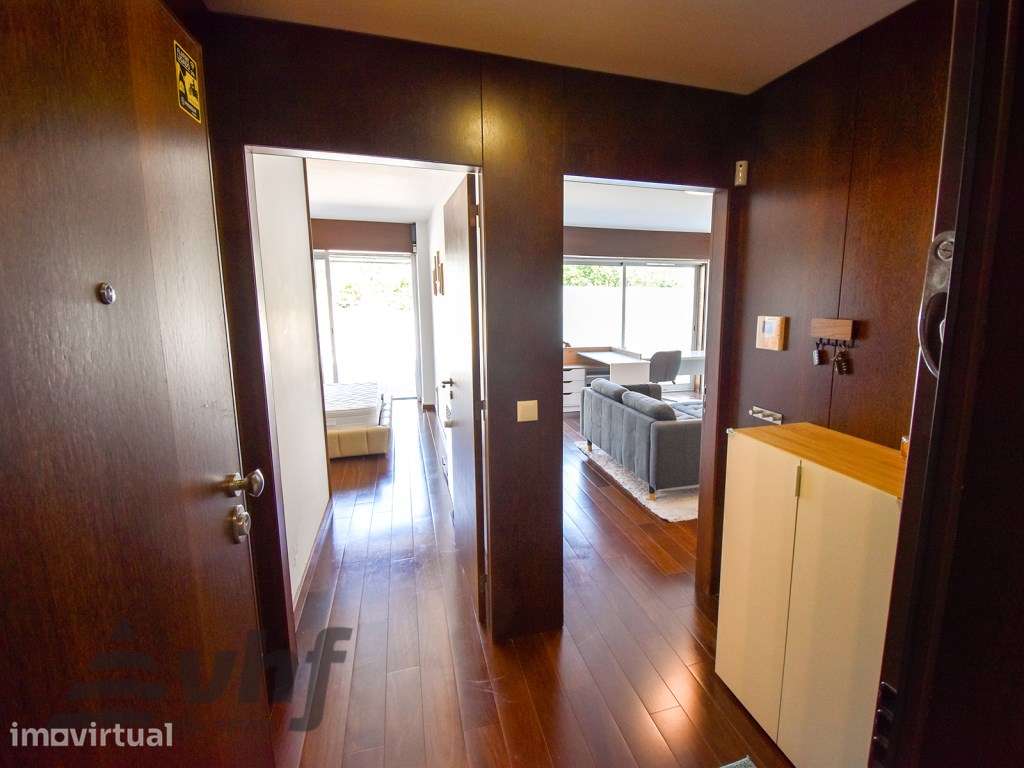 Apartamento T1 Mobilado junto ao Hospital de São João . - Grande imagem: 3/23