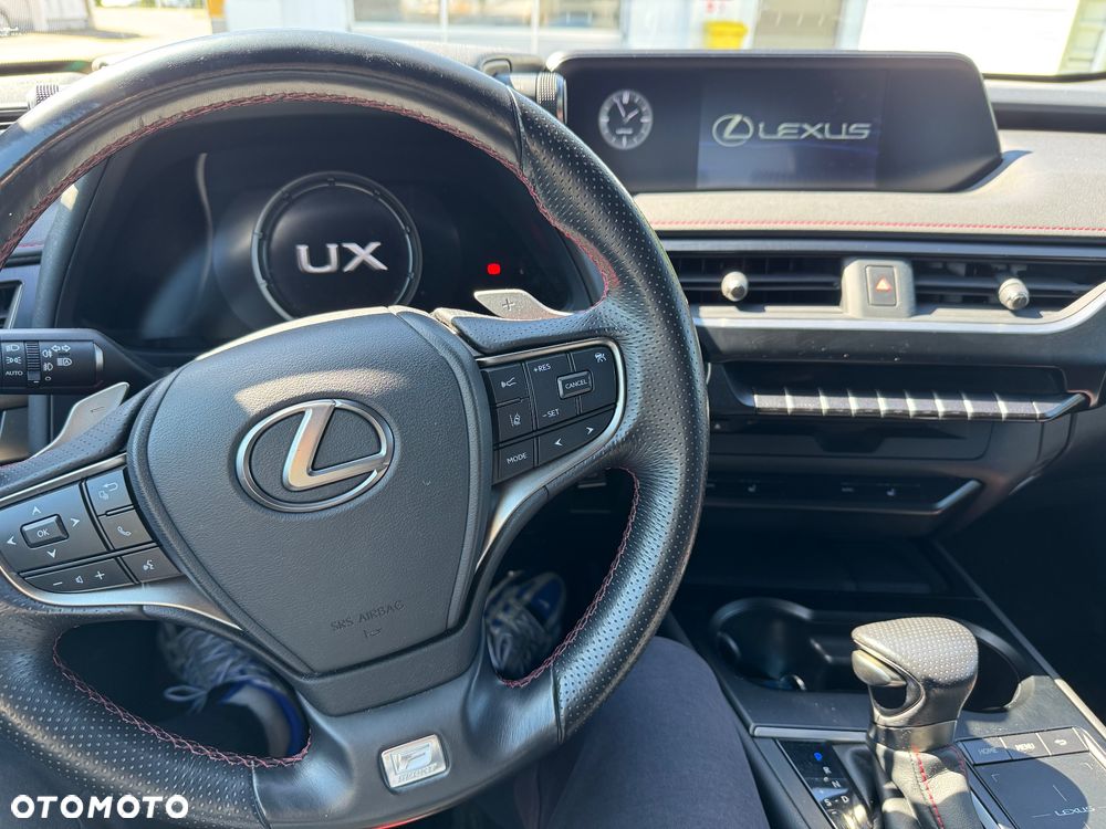 Lexus UX 250h F SPORT - 6