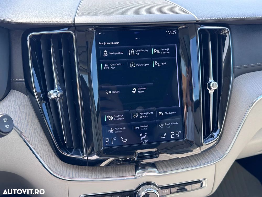 Volvo XC 60 D5 AWD Inscription - 11