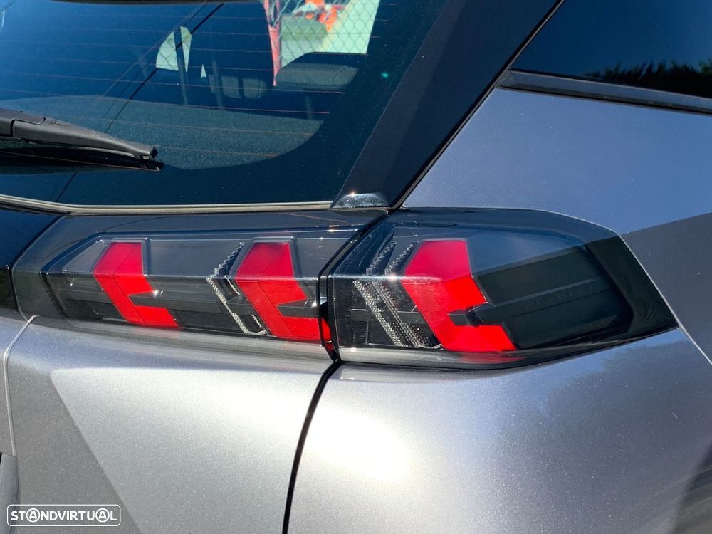 Peugeot 2008 1.2 PureTech Allure - 15