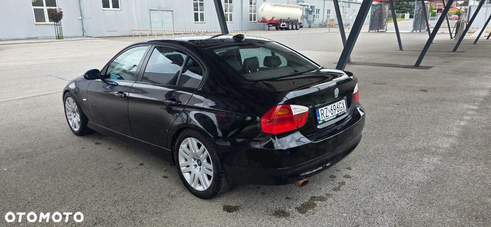 BMW Seria 3 318i - 6