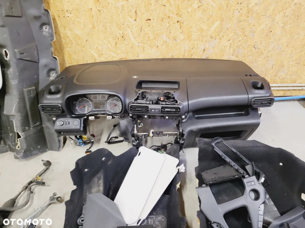 PRZEKŁADKA DO ANGLIKA OPEL COMBO E 2018- CZĘŚCI - 3