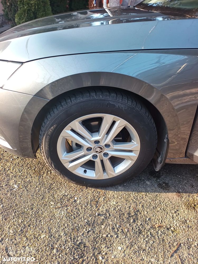 Skoda Octavia 2.0 TDI DSG Style - 23