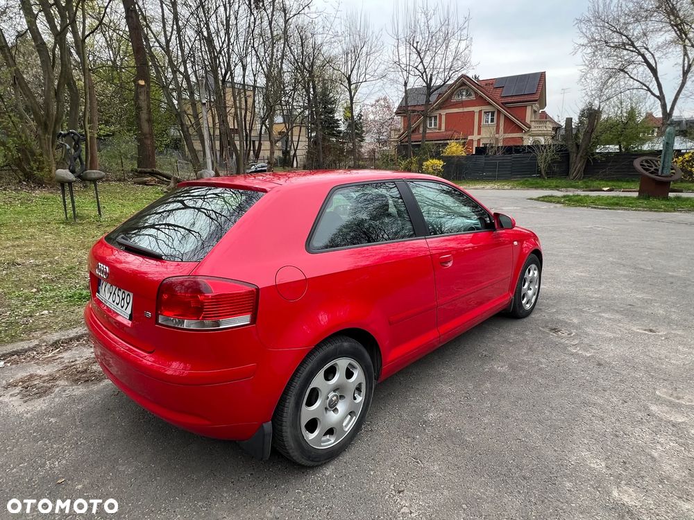 Audi A3 3-drzwiowe 1.6 Attraction - 2