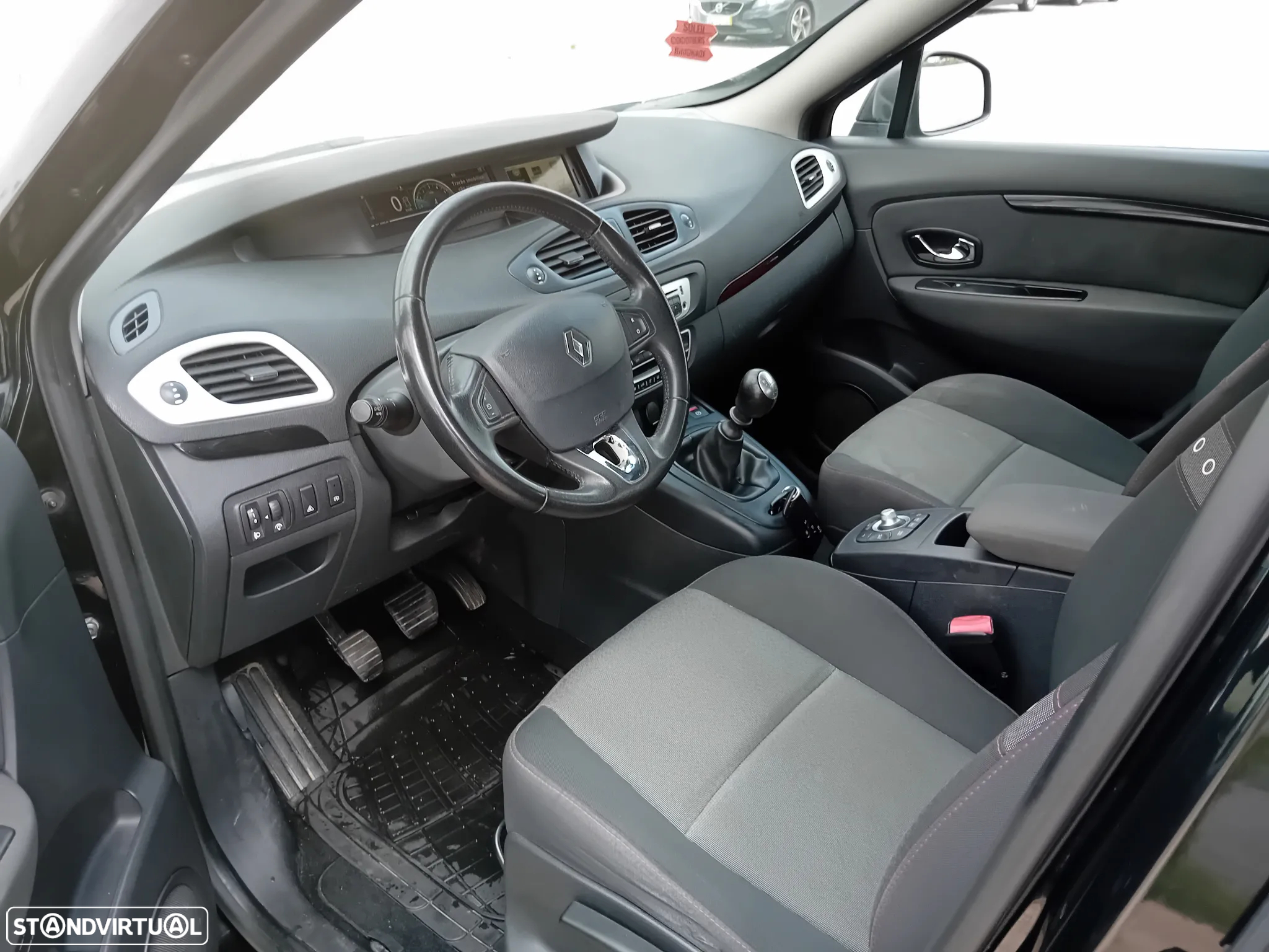 Renault Scénic 1.5 dCi Dynamique S - 10