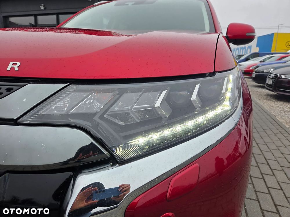 Mitsubishi Outlander - 8