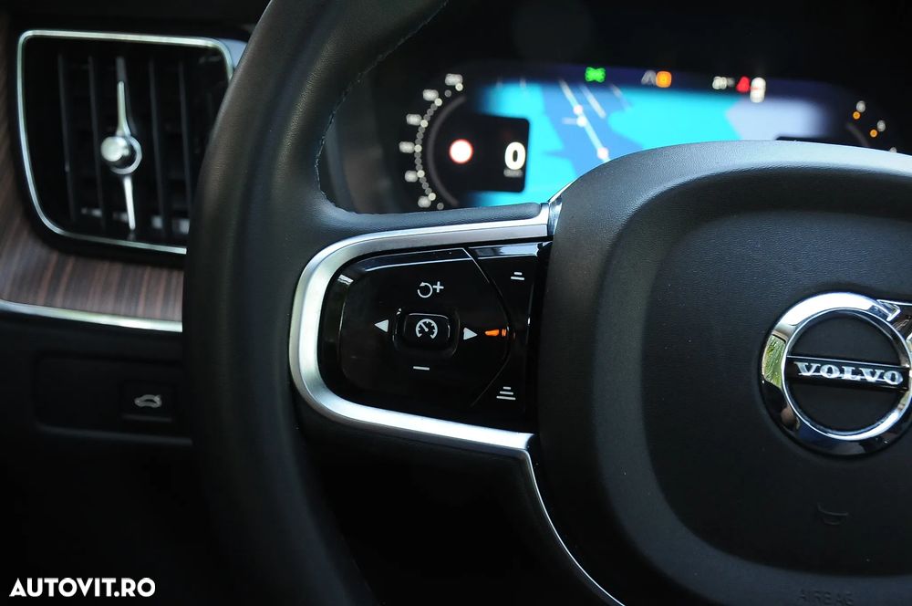 Volvo XC 60 B4 MHEV AT8 AWD Inscription - 13