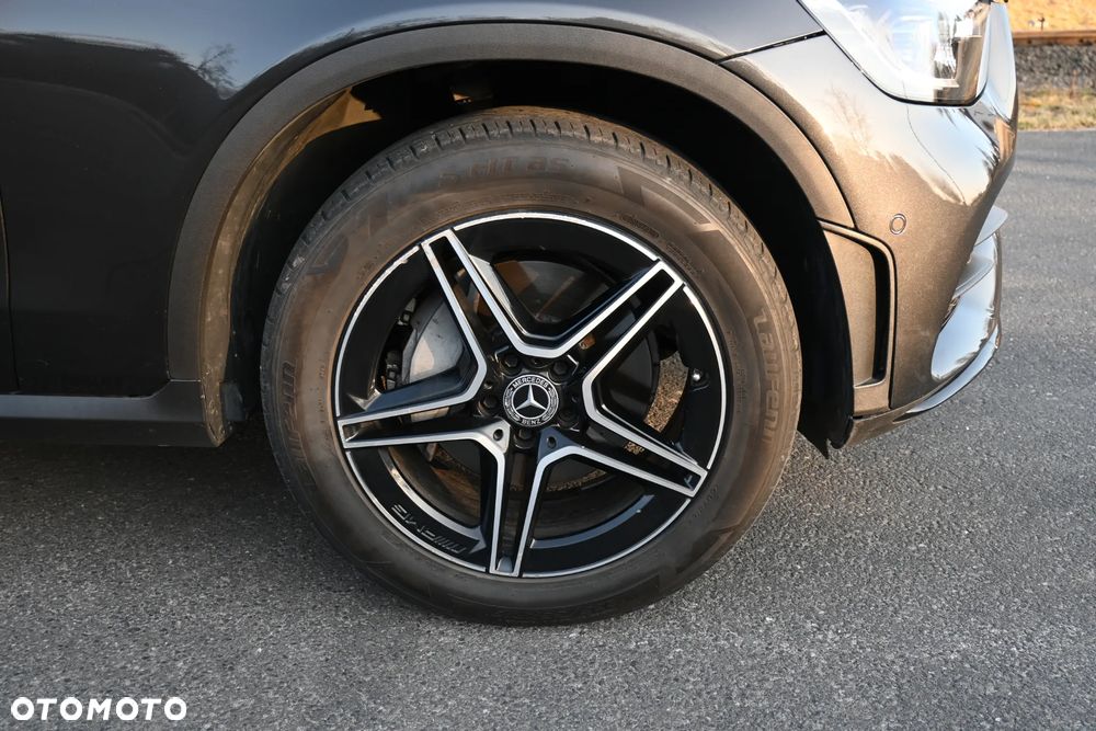 Mercedes-Benz GLC - 30