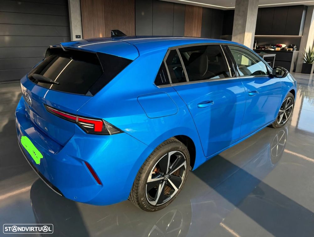 Opel Astra 1.2 T Elegance - 1