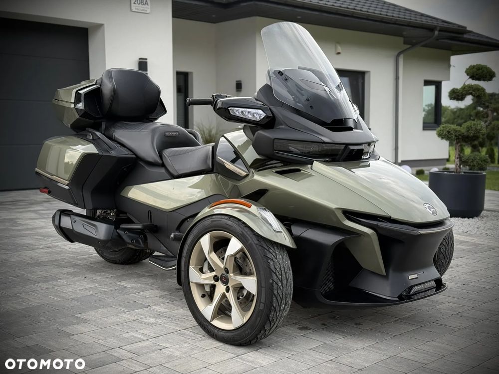 Can-Am Spyder - 1