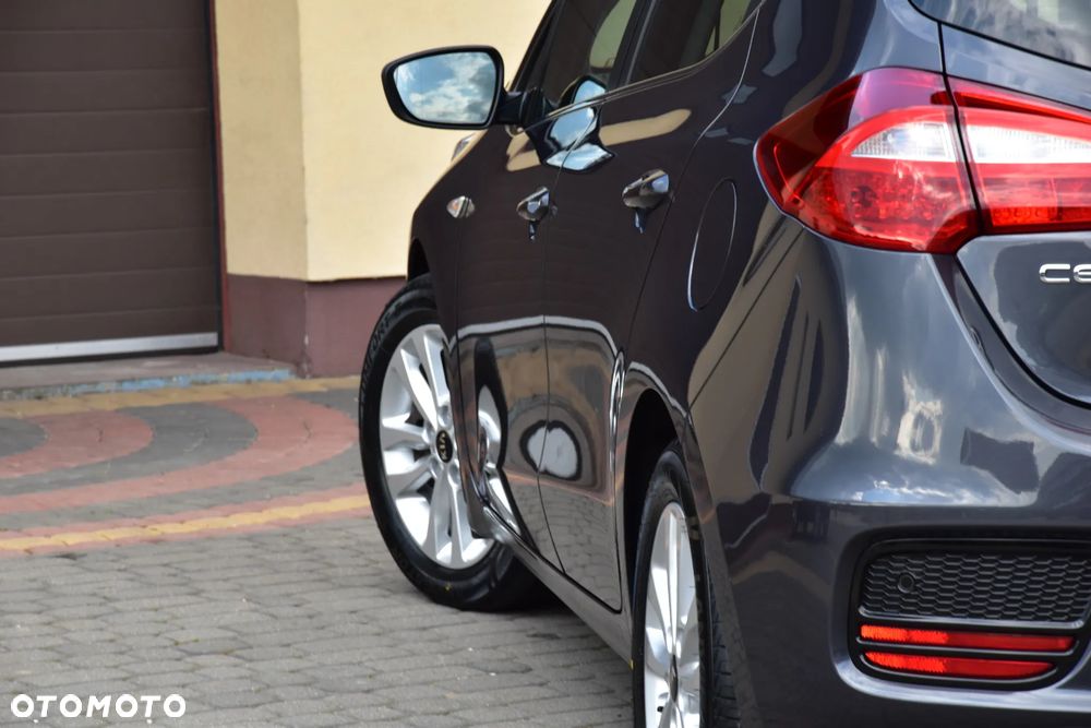 Kia Ceed 1.4 CVVT Dream-Team Edition - 11