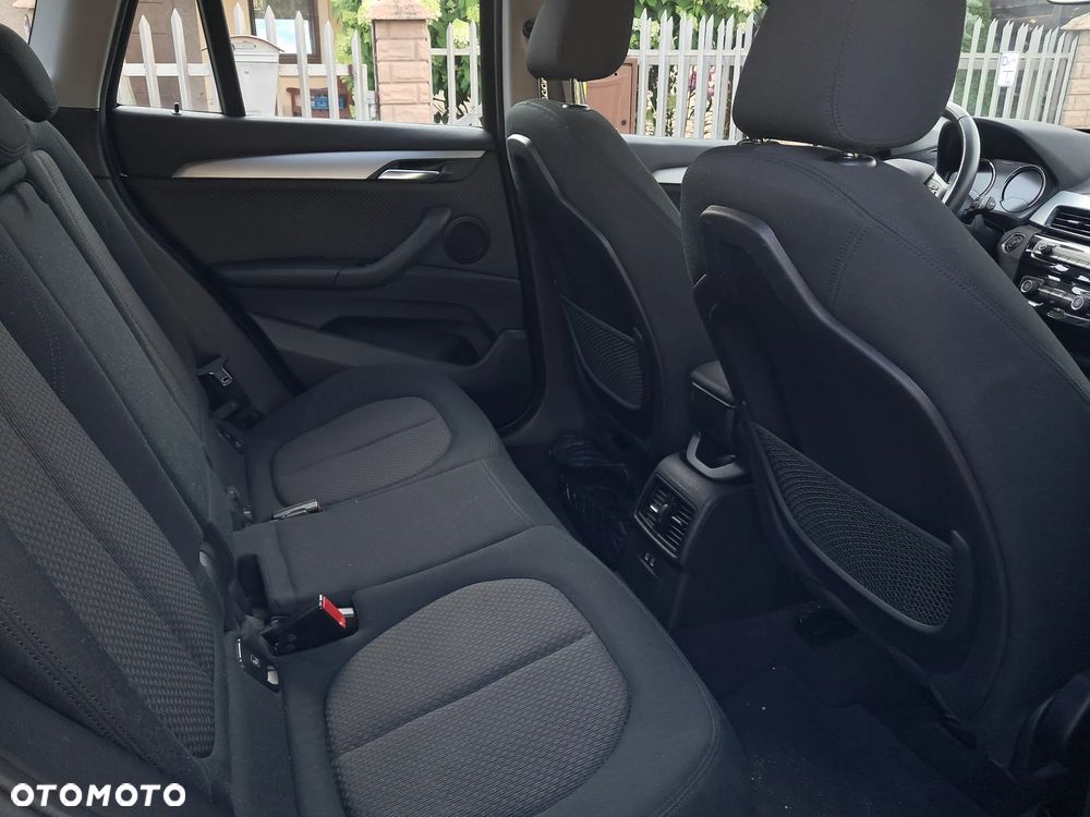 BMW X1 sDrive18i - 10
