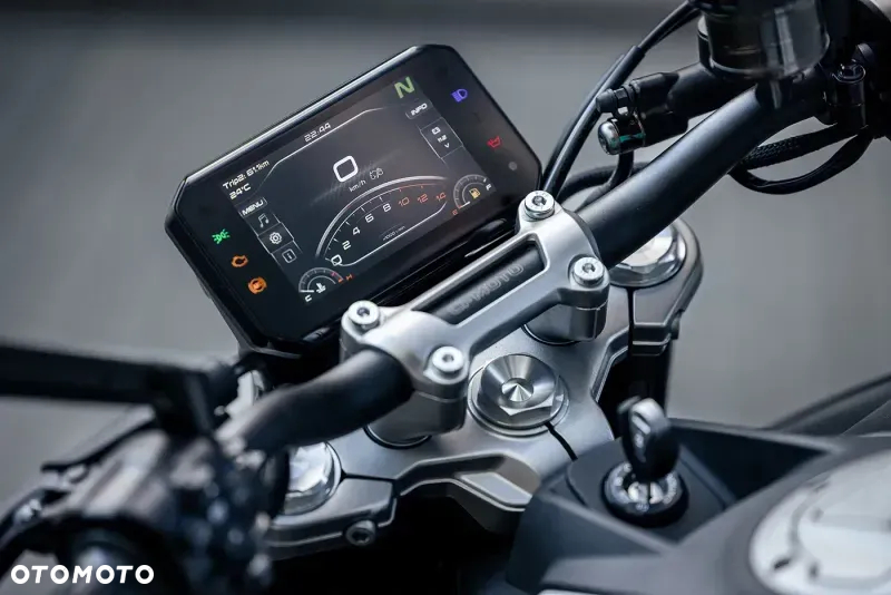 CFMoto 450NK - 5