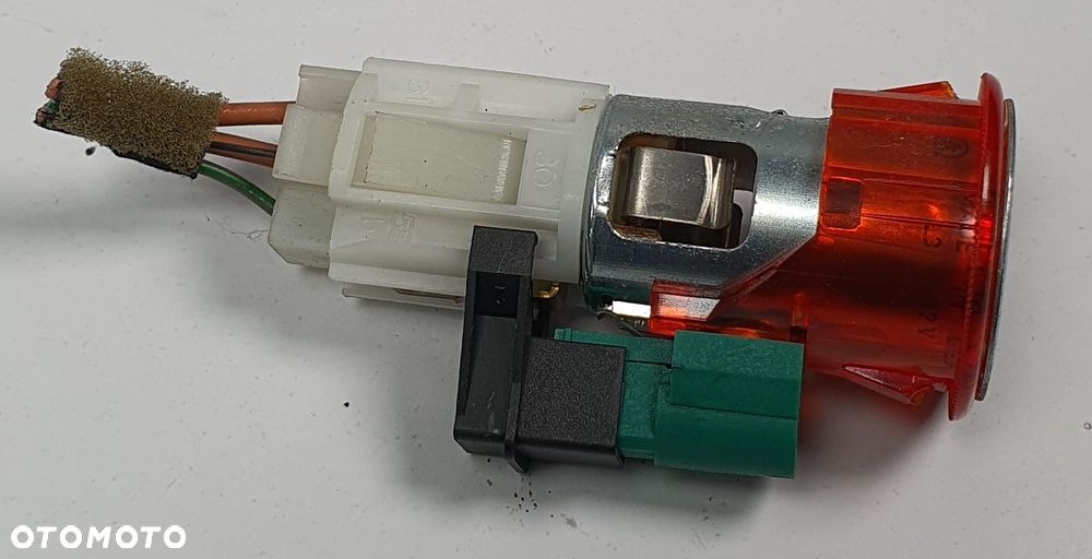 GNIAZDO ZAPALNICZKI 12V VW NEW BEETLE 1C - 1
