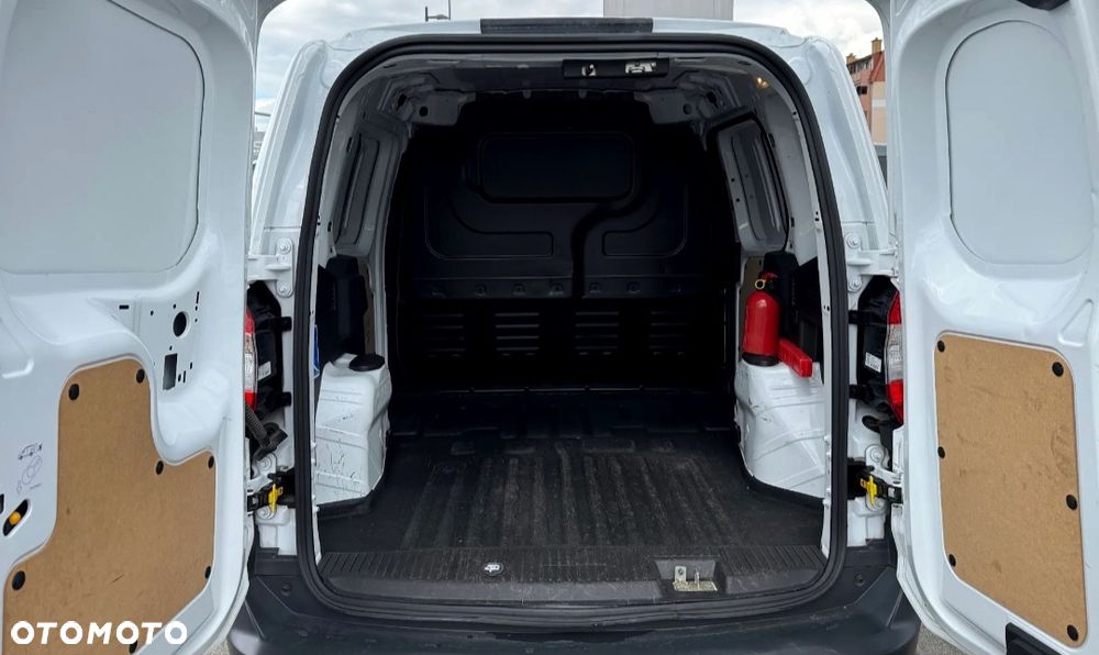 Ford transit courier - 4