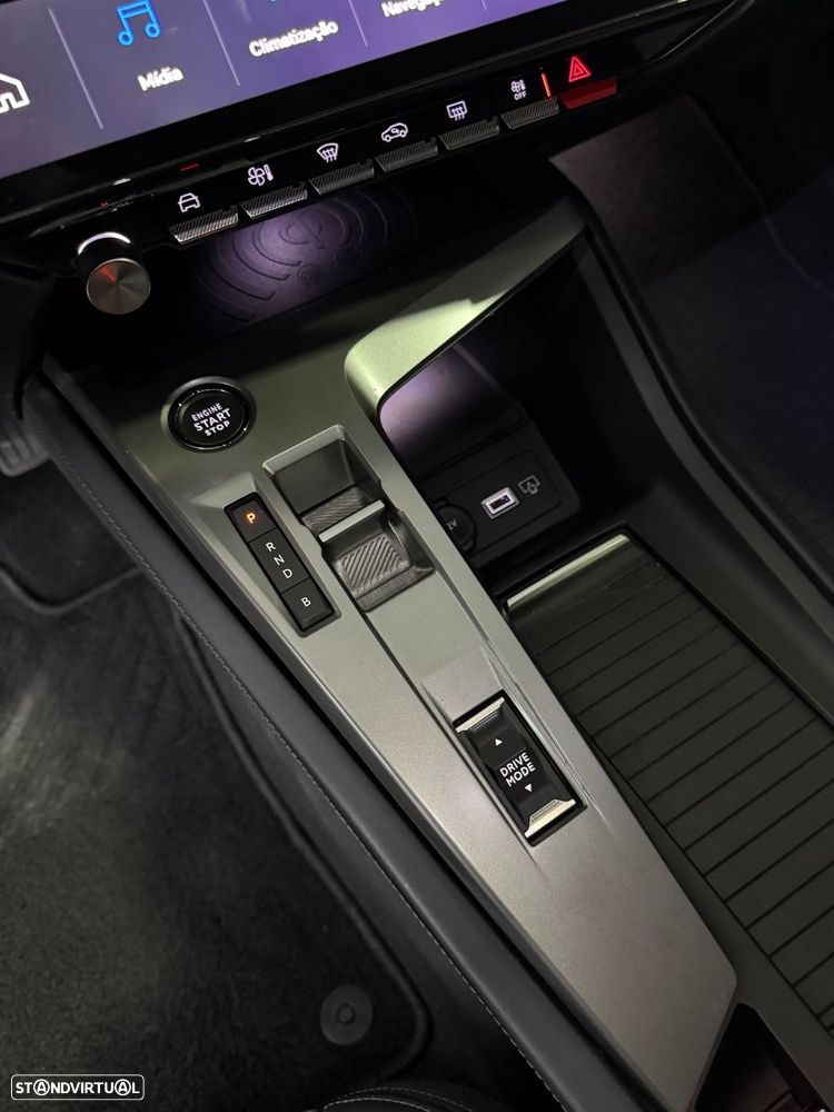 Peugeot 408 1.6 Hybrid Allure Pack e-EAT8 - 23