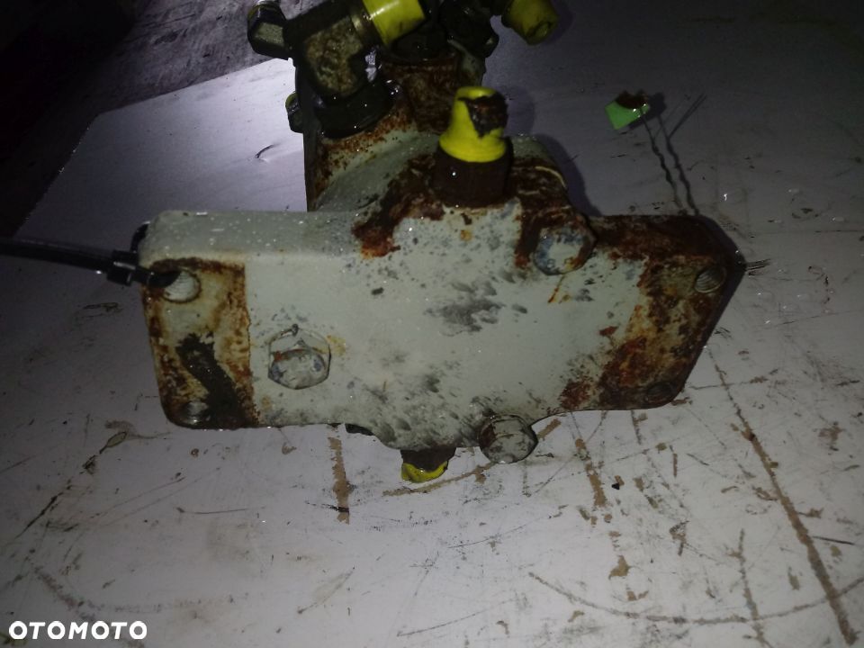 Kolumna obrotu Yanmar SV15 - 6