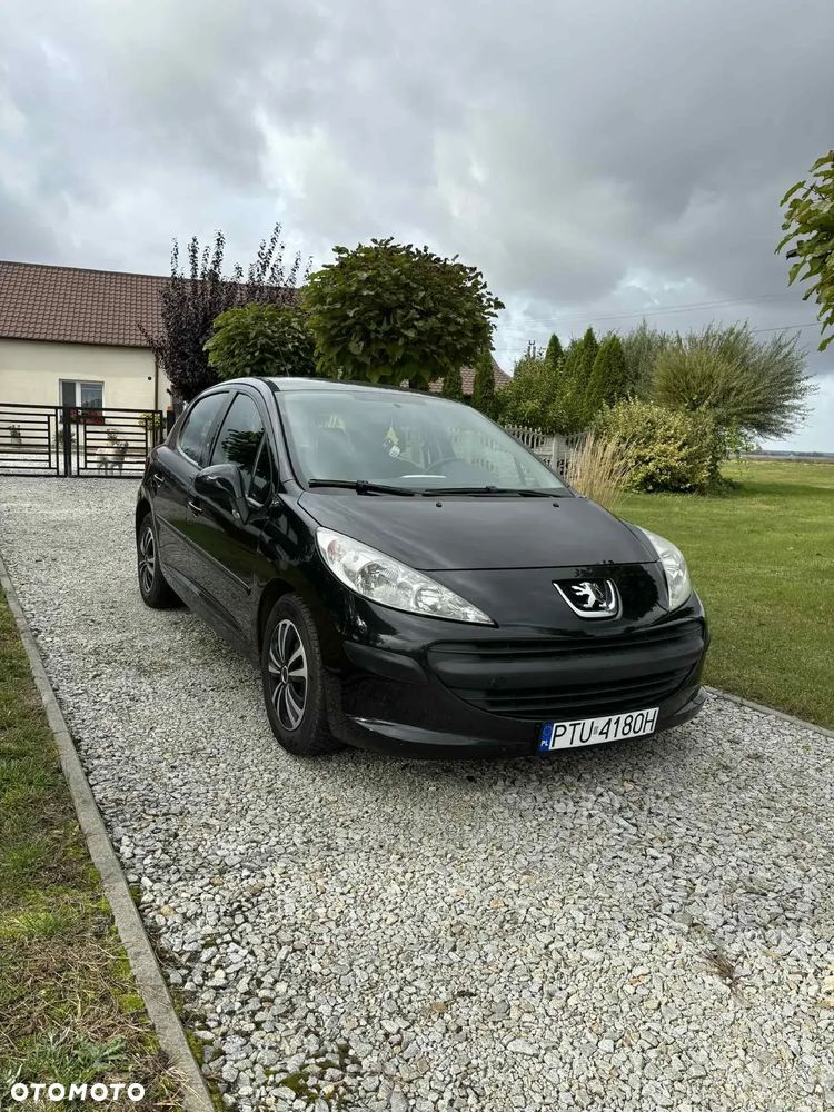 Peugeot 207 - 1