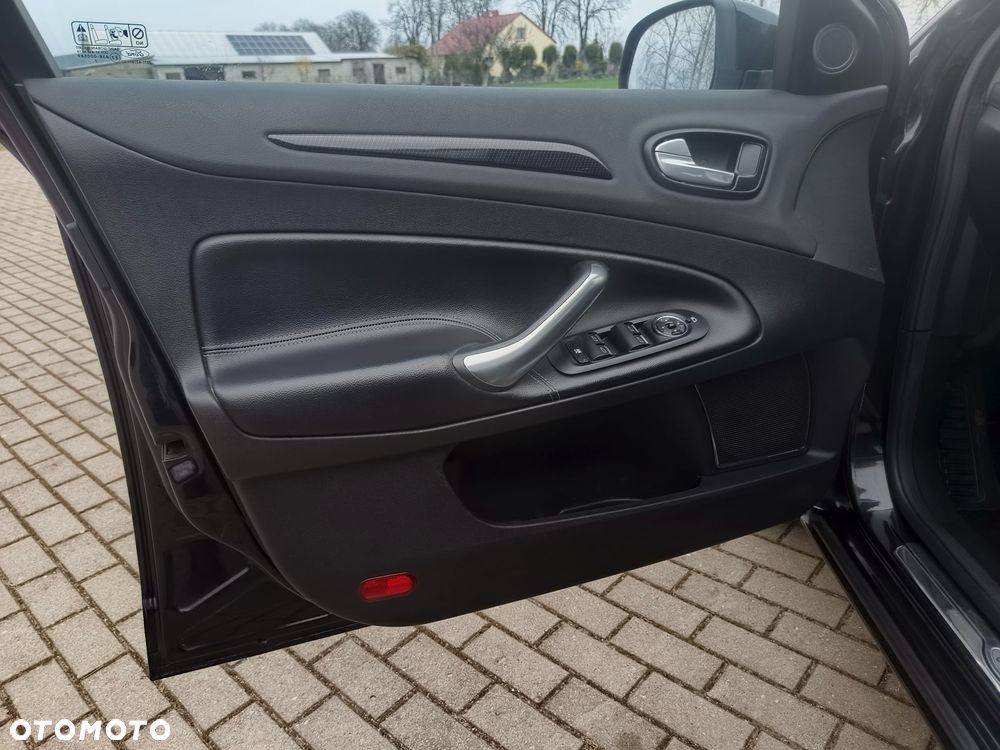 Ford Mondeo 2.5 Titanium - 30