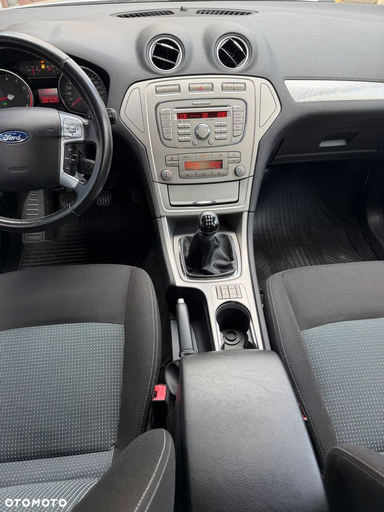 Ford Mondeo 2.0 Silver X - 21