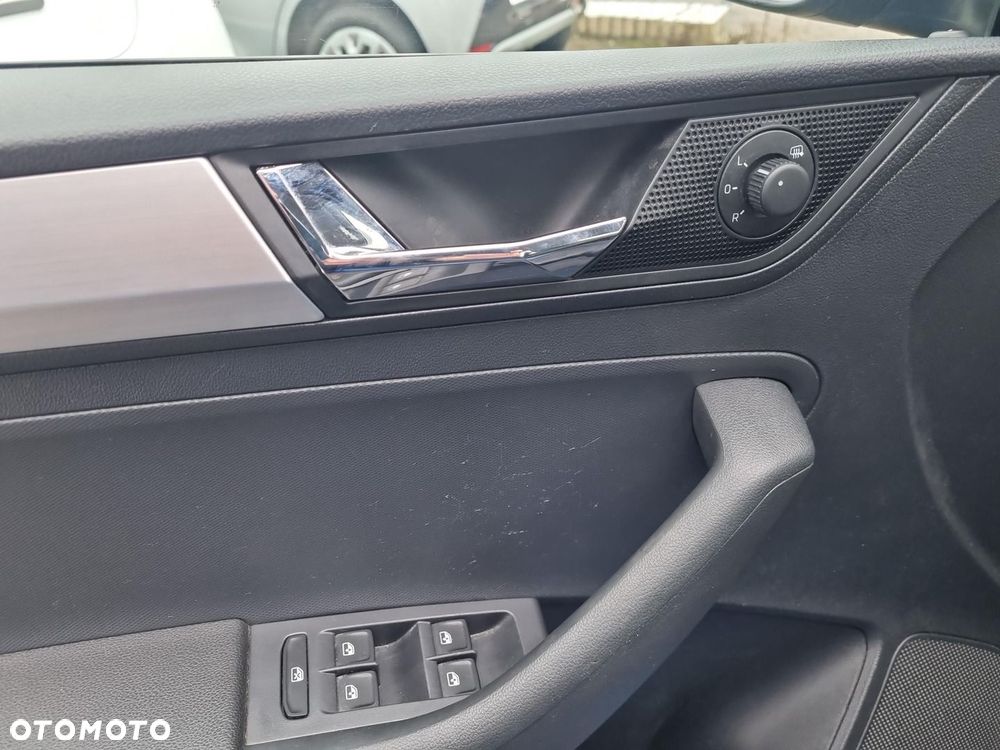 Skoda RAPID 1.0 TSI Ambition - 20