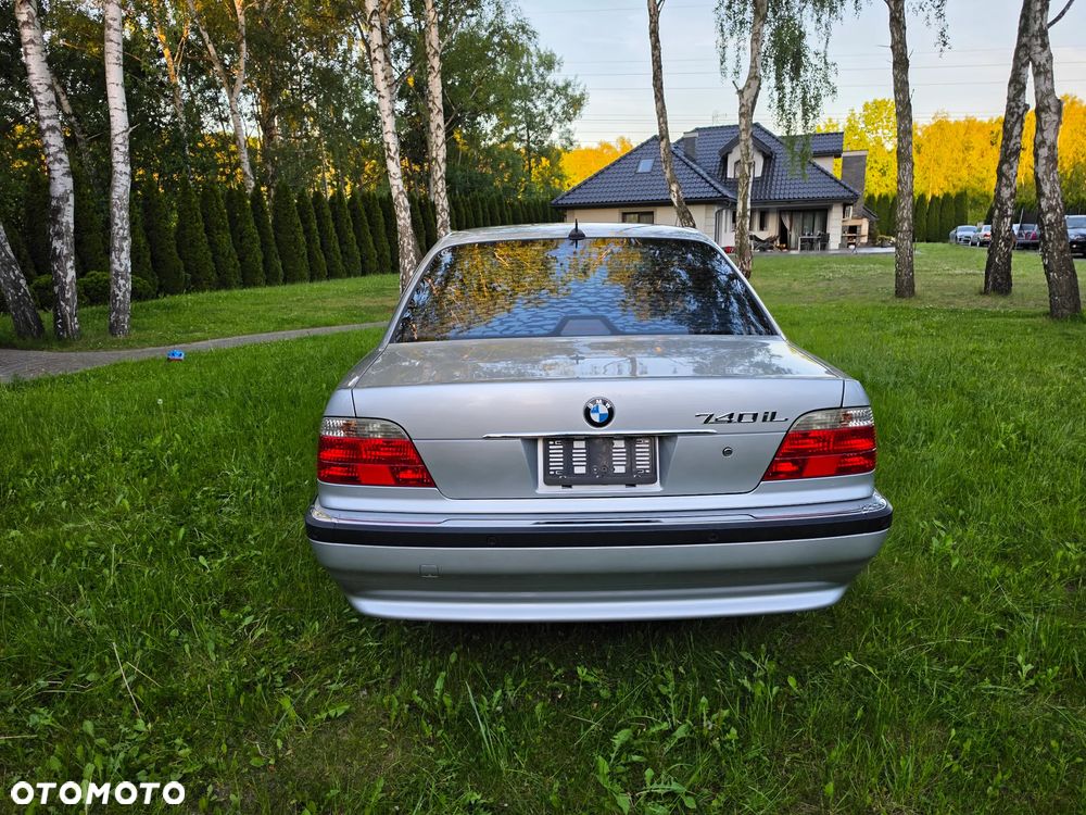 BMW Seria 7 740iL - 19