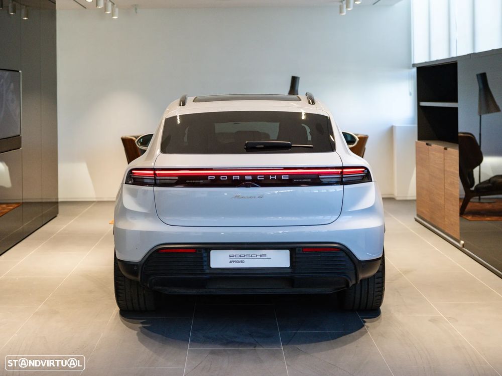 Porsche Macan Electric 4 - 8