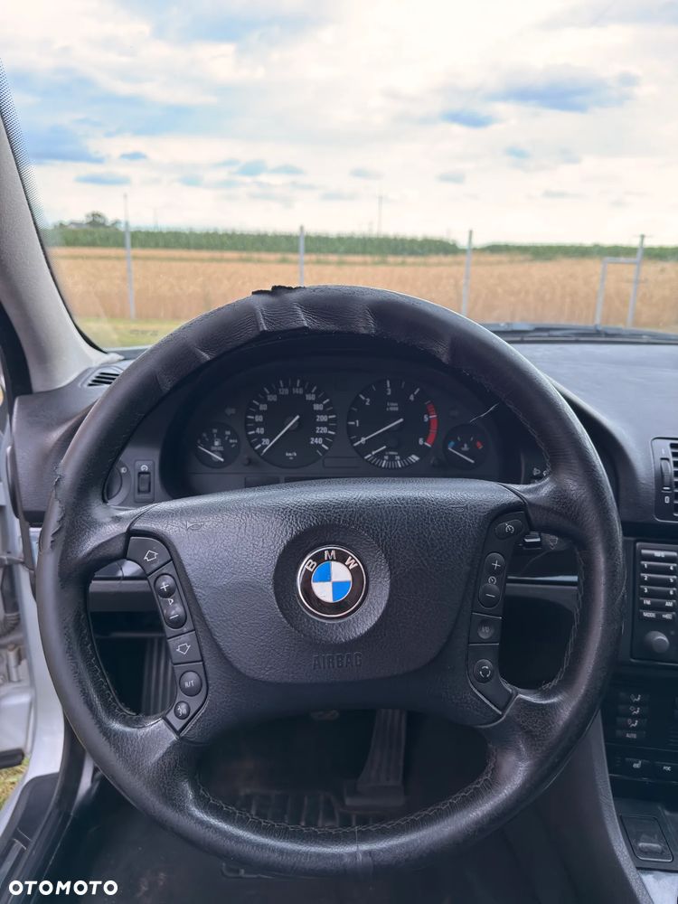 BMW Seria 5 525d - 14
