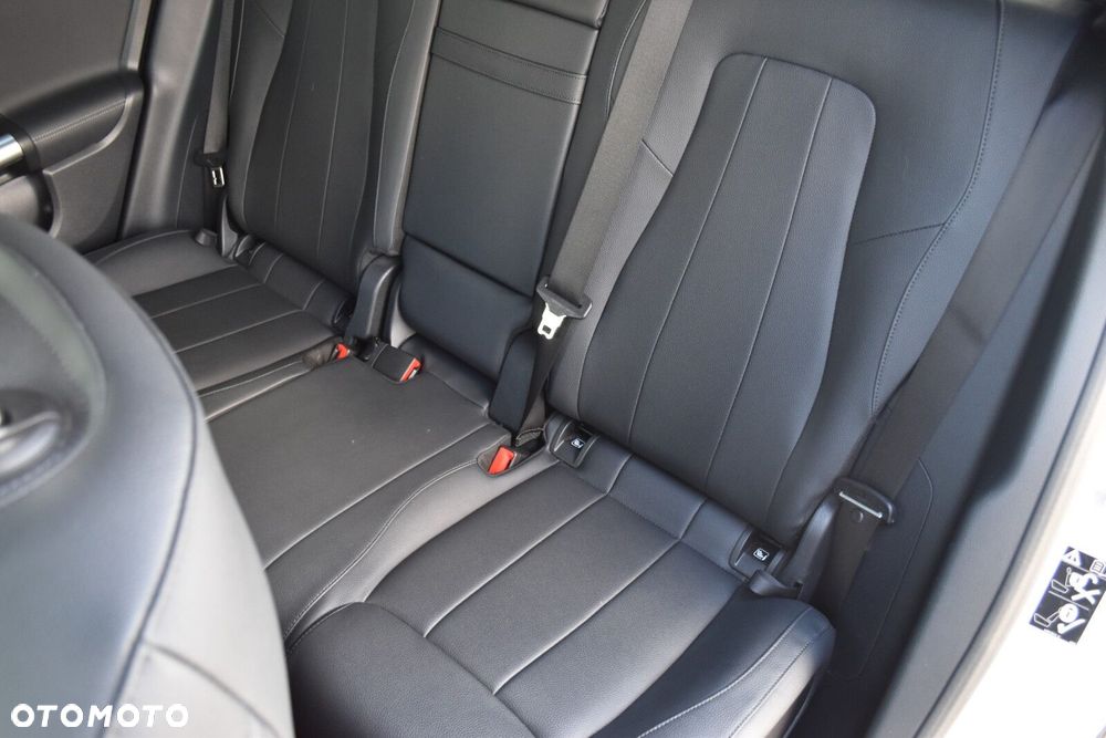 Mercedes-Benz GLA 220 d 4-Matic 8G-DCT - 33
