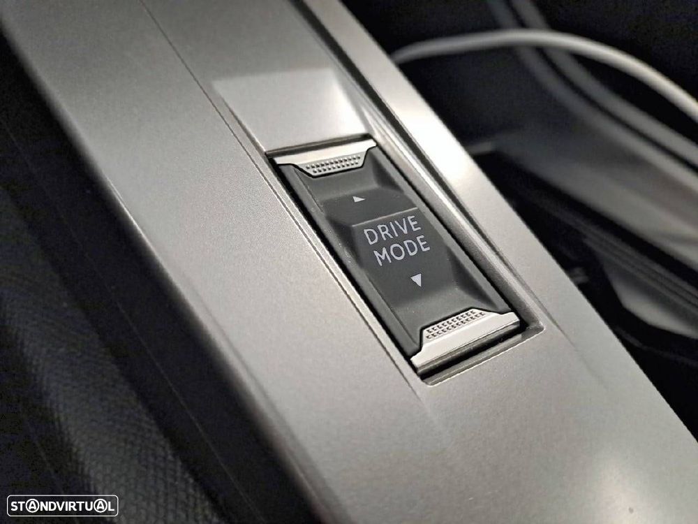 Peugeot 408 1.2 Hybrid Allure e-DCS6 - 24