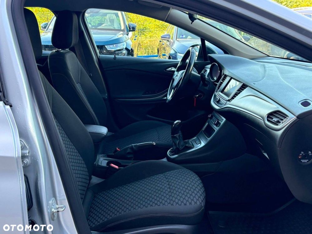 Opel Astra 2021