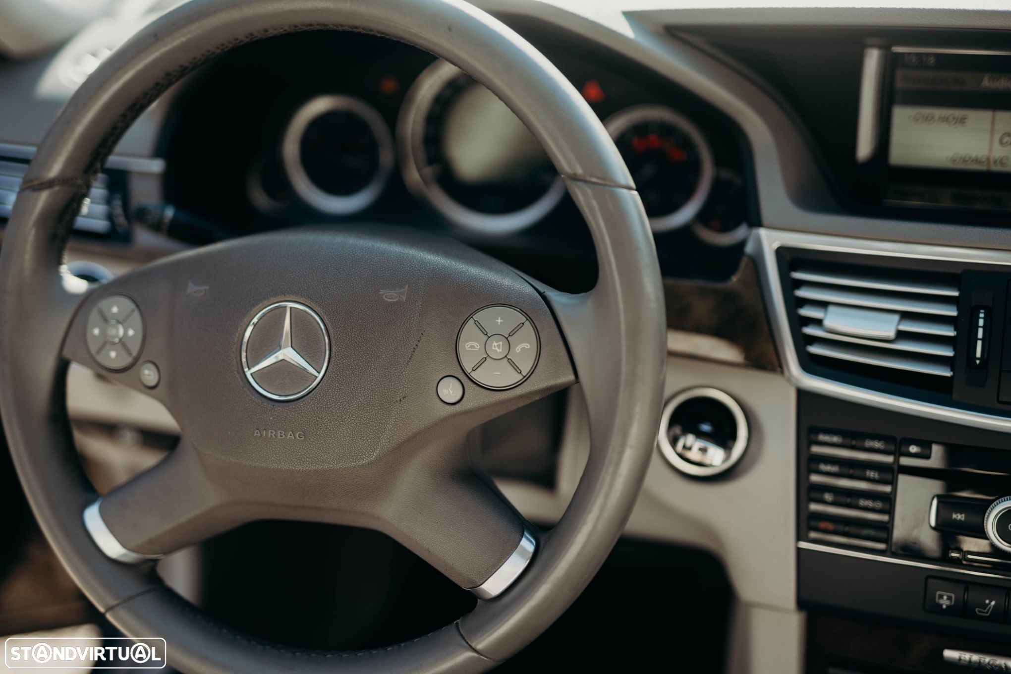 Mercedes-Benz E 250 CGi Elegance BlueEfficiency - 9