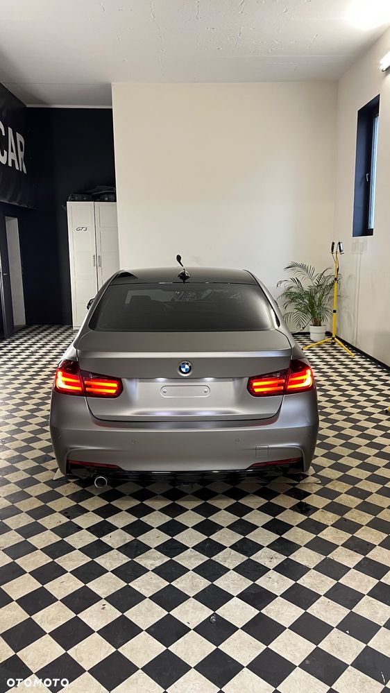 BMW Seria 3 318d - 33