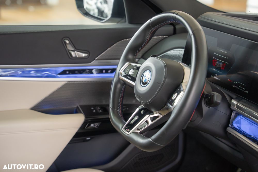 BMW M7 M760e xDrive - 23