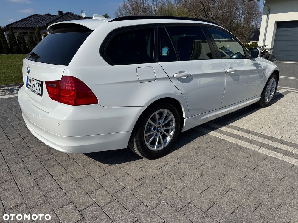 BMW Seria 3 318d DPF Edition Lifestyle - 12
