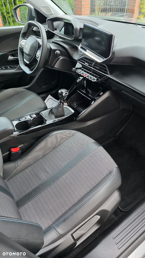 Peugeot 2008 1.5 BlueHDi Allure S&S - 20