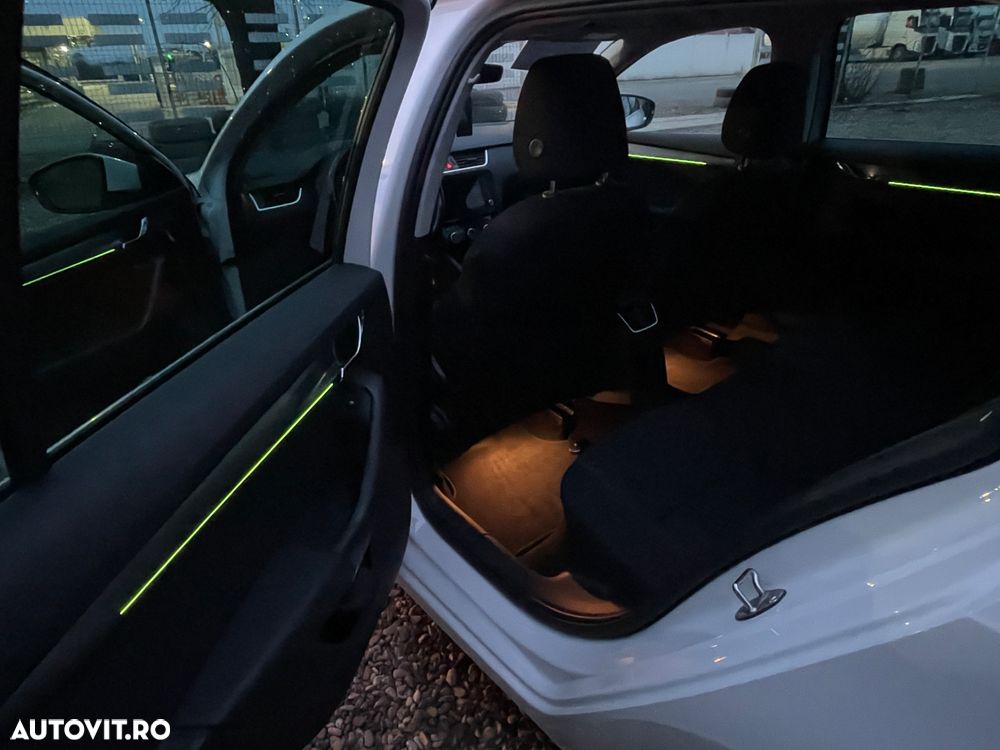 Skoda Octavia 2.0 TDI DSG Style - 7