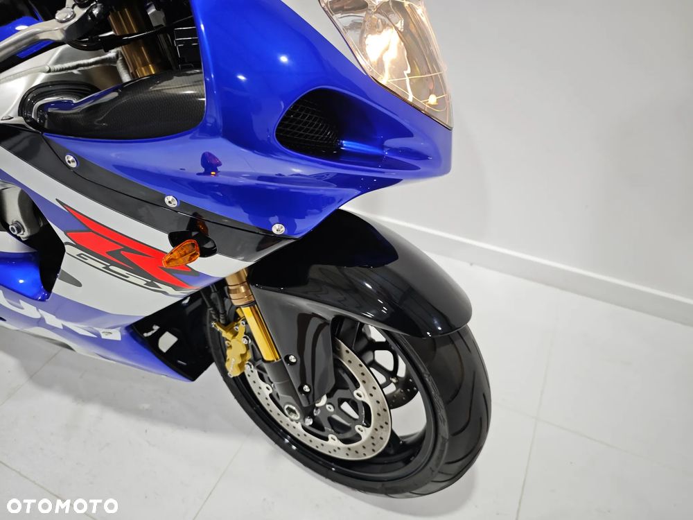 Suzuki GSX-R - 25