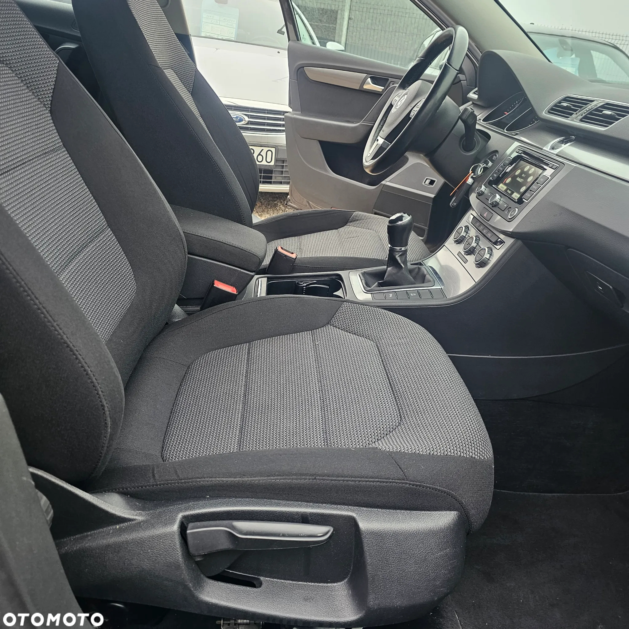 Volkswagen Passat - 19