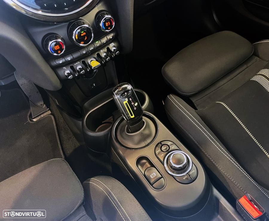 MINI 3 Portas Cooper SE Premium Essential - 22